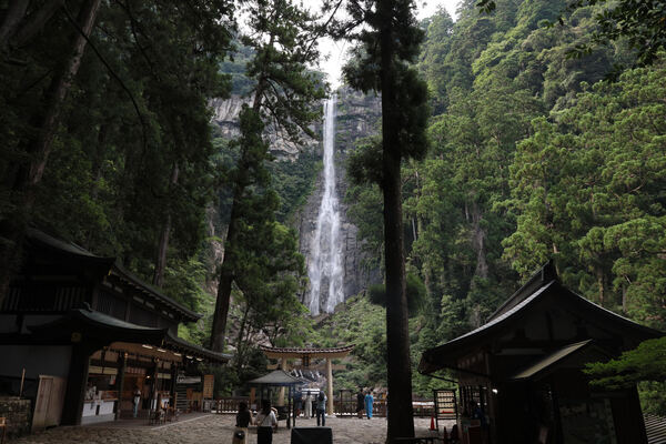 那智の滝へのご旅行でつばさの貸切バスをご利用頂きました